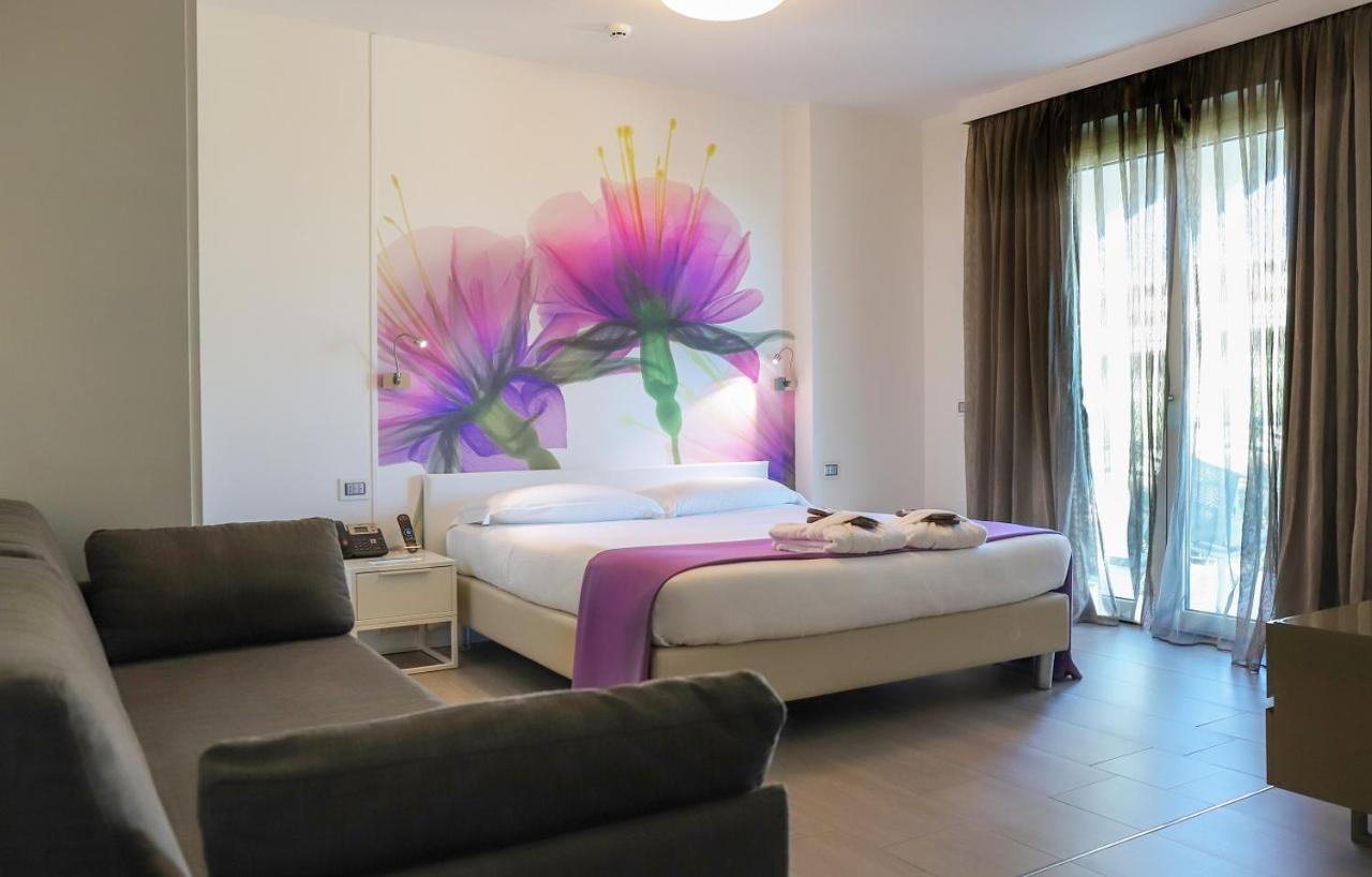 Smeraldo Suites & Spa San Benedetto del Tronto Exterior foto